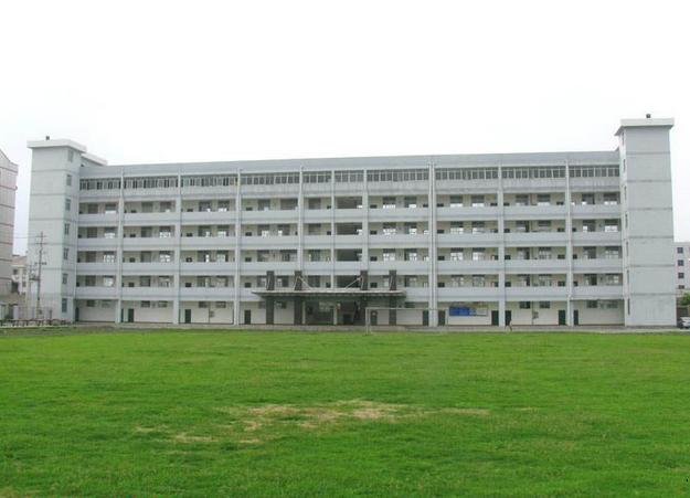 荆州技师学院