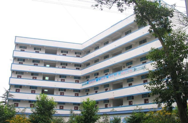 资中县前进职业技术学校