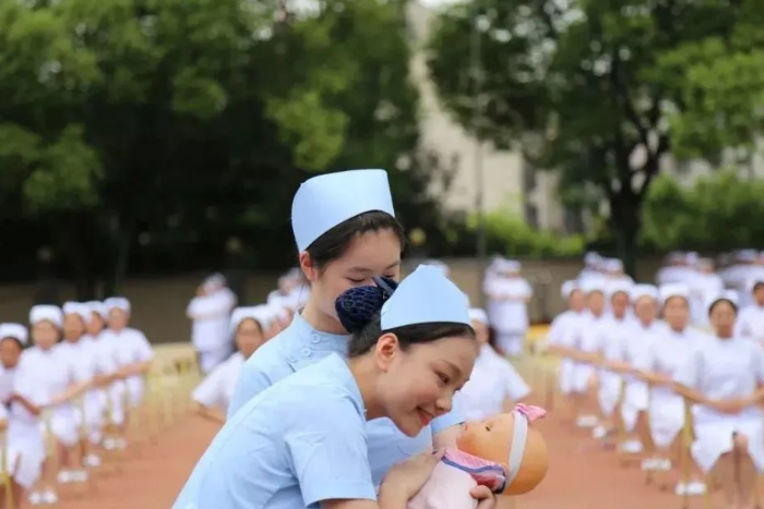 绍兴护士学校2023年报名条件