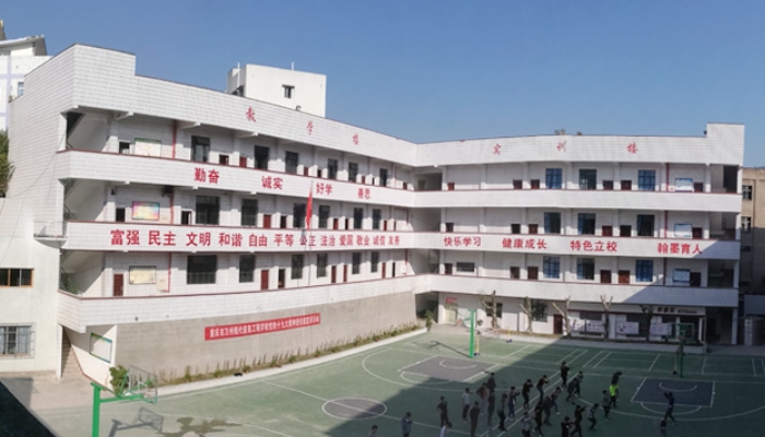 重庆万州现代信息工程学校2024年录取分数线(2025参考)