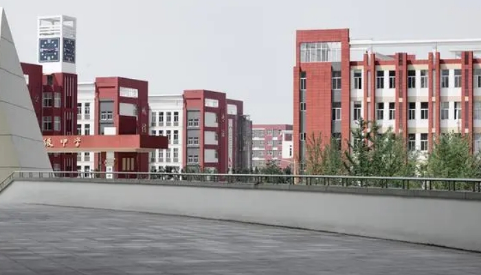 唐山工商中等专业学校2024年录取分数线(2025参考)