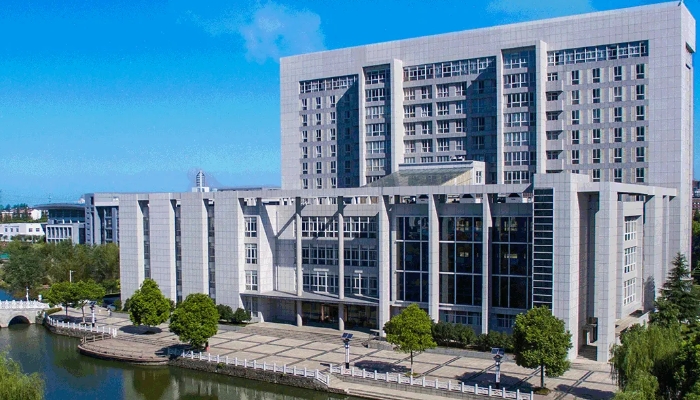 扬州高等职业技术学校学费