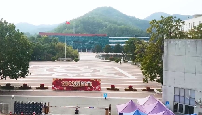 广东广播电视中等专业学校开设哪些专业