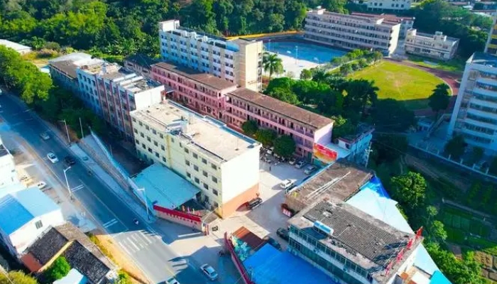 广东农垦茂名技工学校开设哪些专业