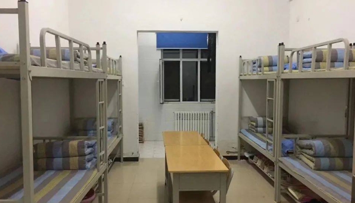 清新职业技术学校宿舍条件