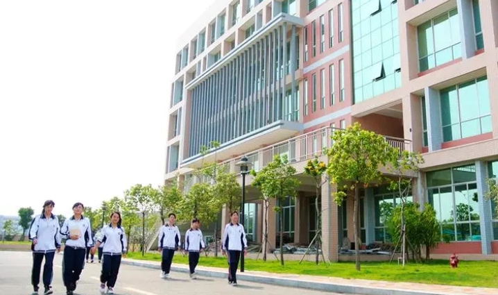 东莞信息技术学校报名条件、招生要求、招生对象