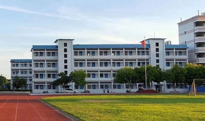 2025年湛江第一技工学校收费情况