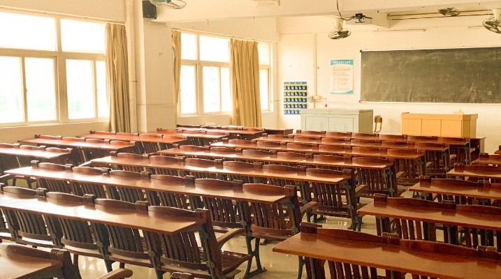 2025年湛江财贸中等专业学校收费情况