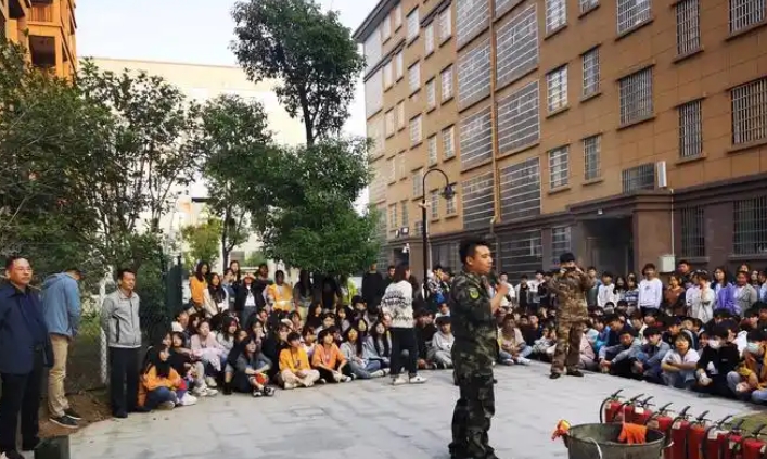 2025年淮滨远博中等职业学校收费情况