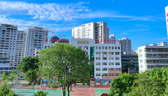 2025年湛江市第十五职业高级中学收费情况