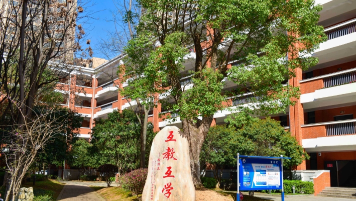 2025年广东科技职业技术学校收费情况