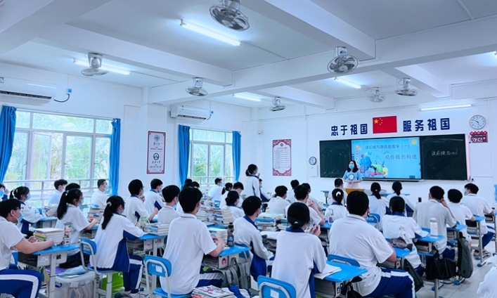 2025年湛江市寸金中等专业学校收费情况