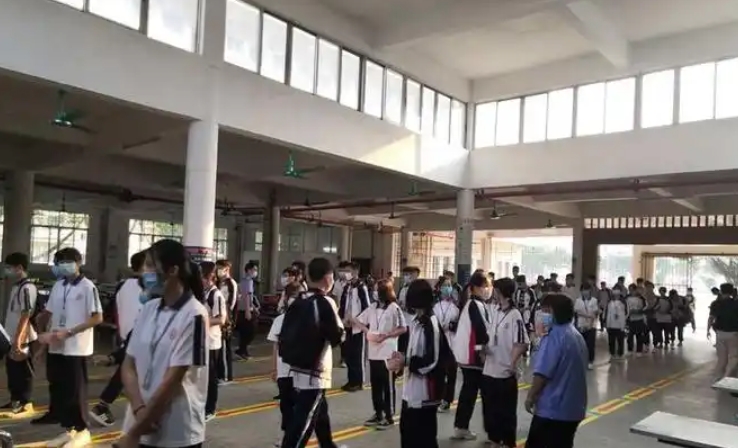 2025年恩平市鳌峰中等职业技术学校收费情况