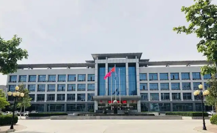 2025年滑县裳华职业技术中专收费情况