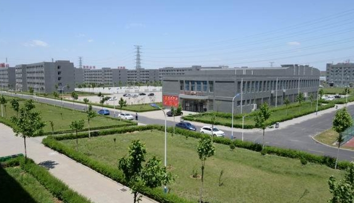 2025年郑州商业技师学院收费情况