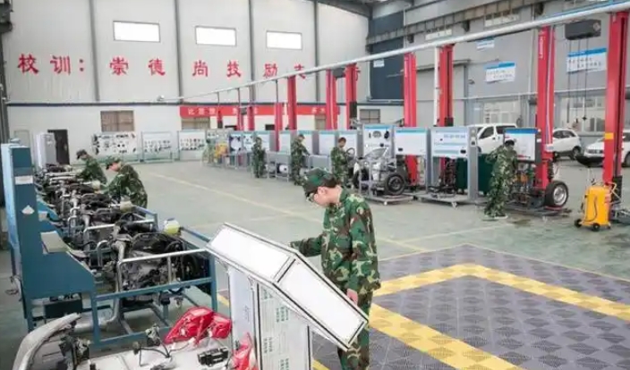 2025年濮阳市第六技工学校收费情况