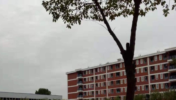 2025年南阳工业学校收费情况