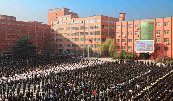 2025年郑州商业中等专业学校收费情况