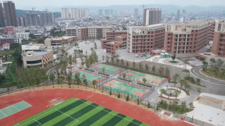 2025年淅川电子中等职业学校收费情况