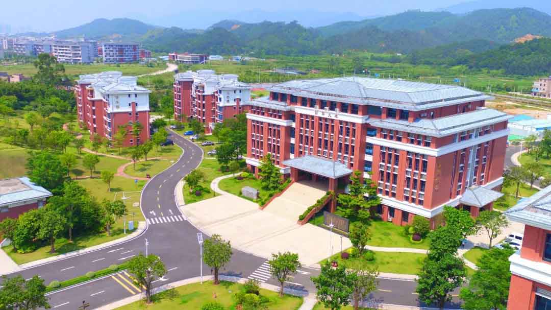 2025年广东现代信息技工学校录取分数线