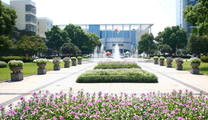 2025年浙江医学高等专科学校录取分数线