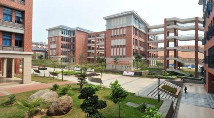 2025年东莞轻工业学校录取分数线
