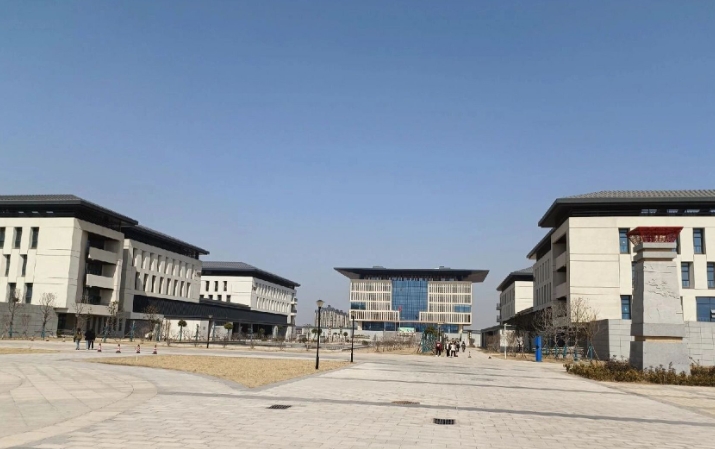 2025年洛阳旅游学校录取分数线
