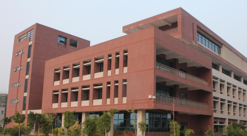 2025年湛江市纺织服装职业学校录取分数线