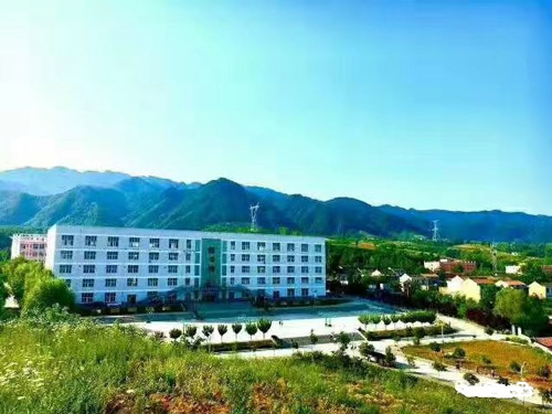 西安新华高科技工学校